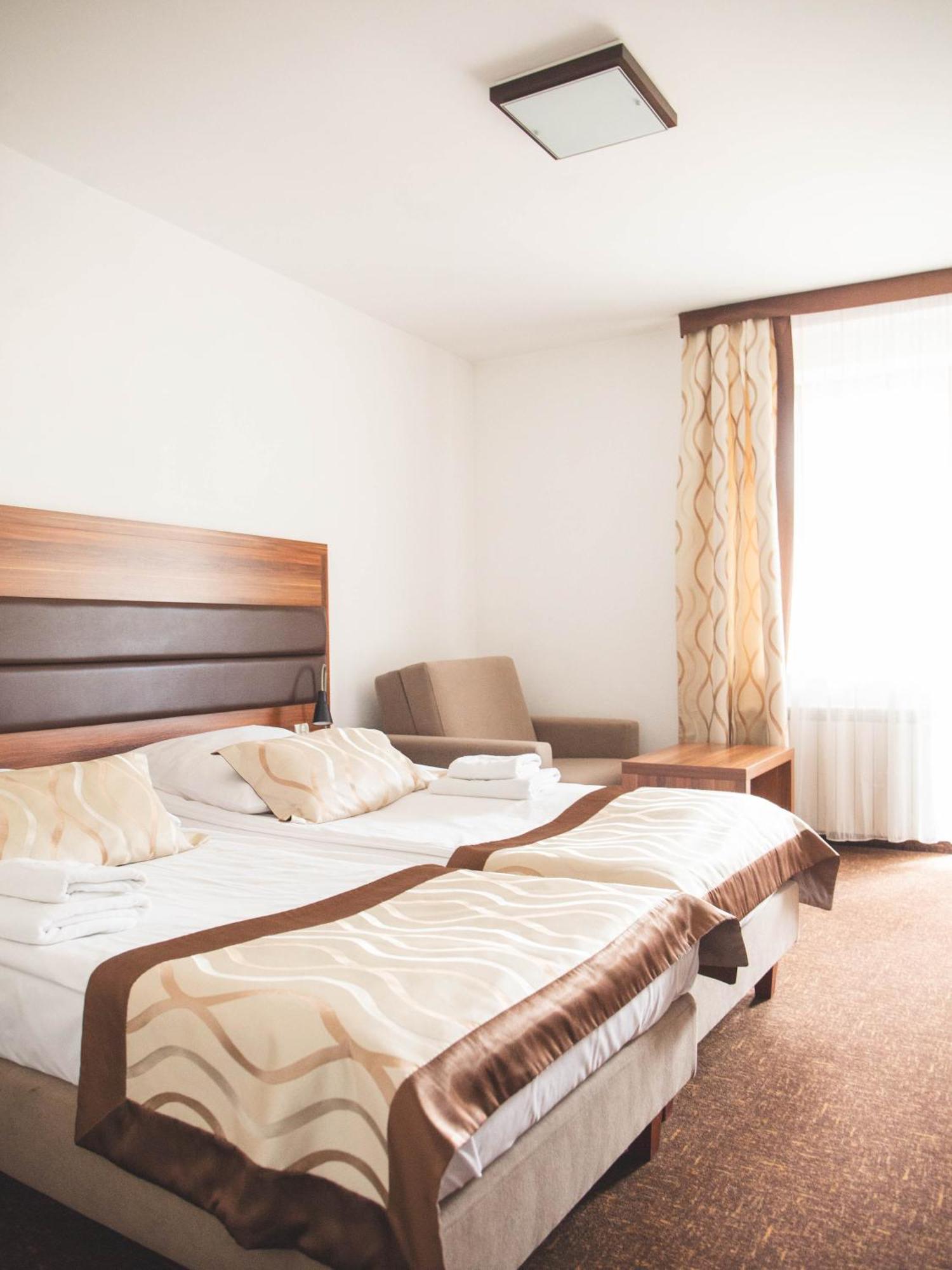Hotel Beskidian Wegierska Gorka Esterno foto