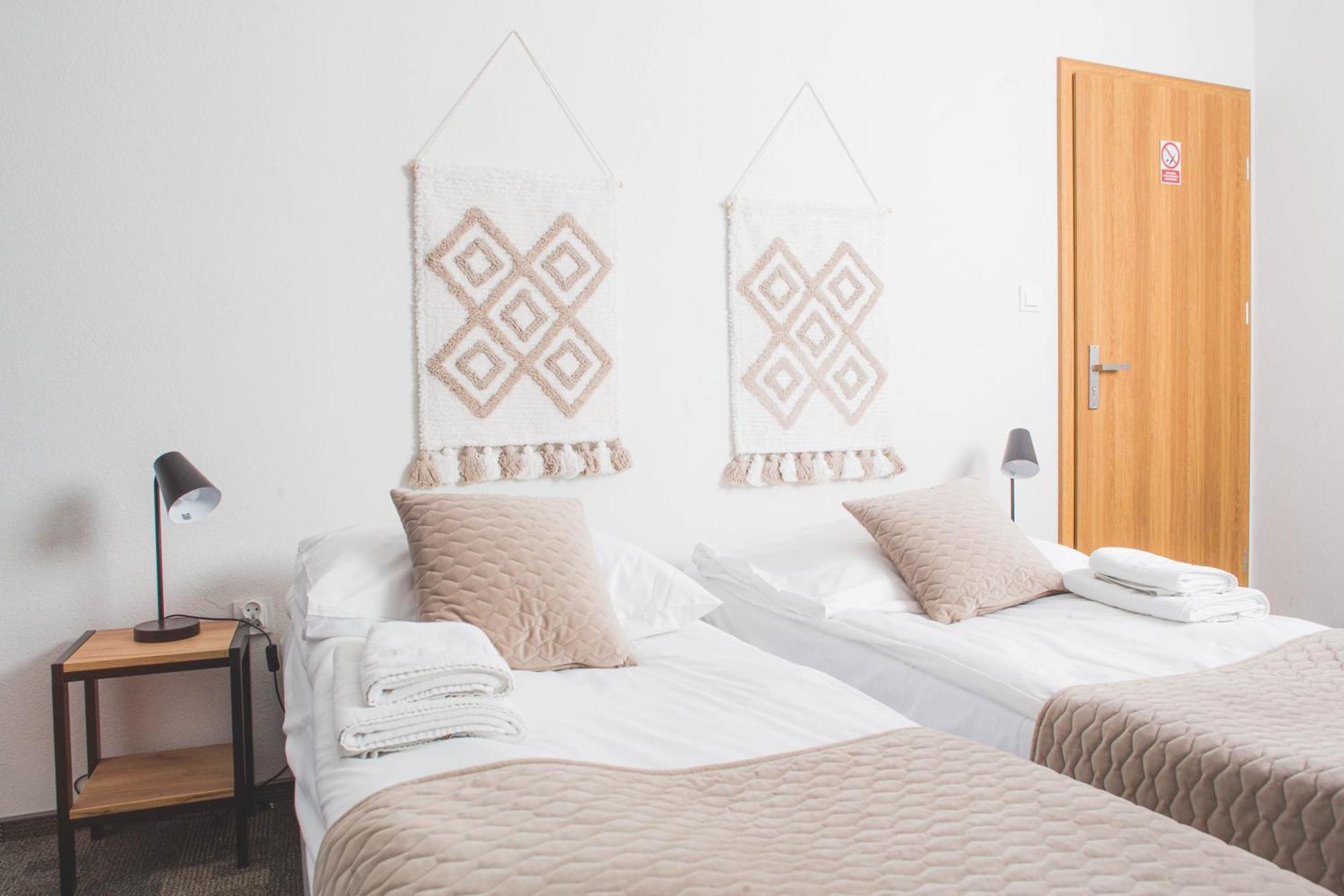 Hotel Beskidian Wegierska Gorka Esterno foto